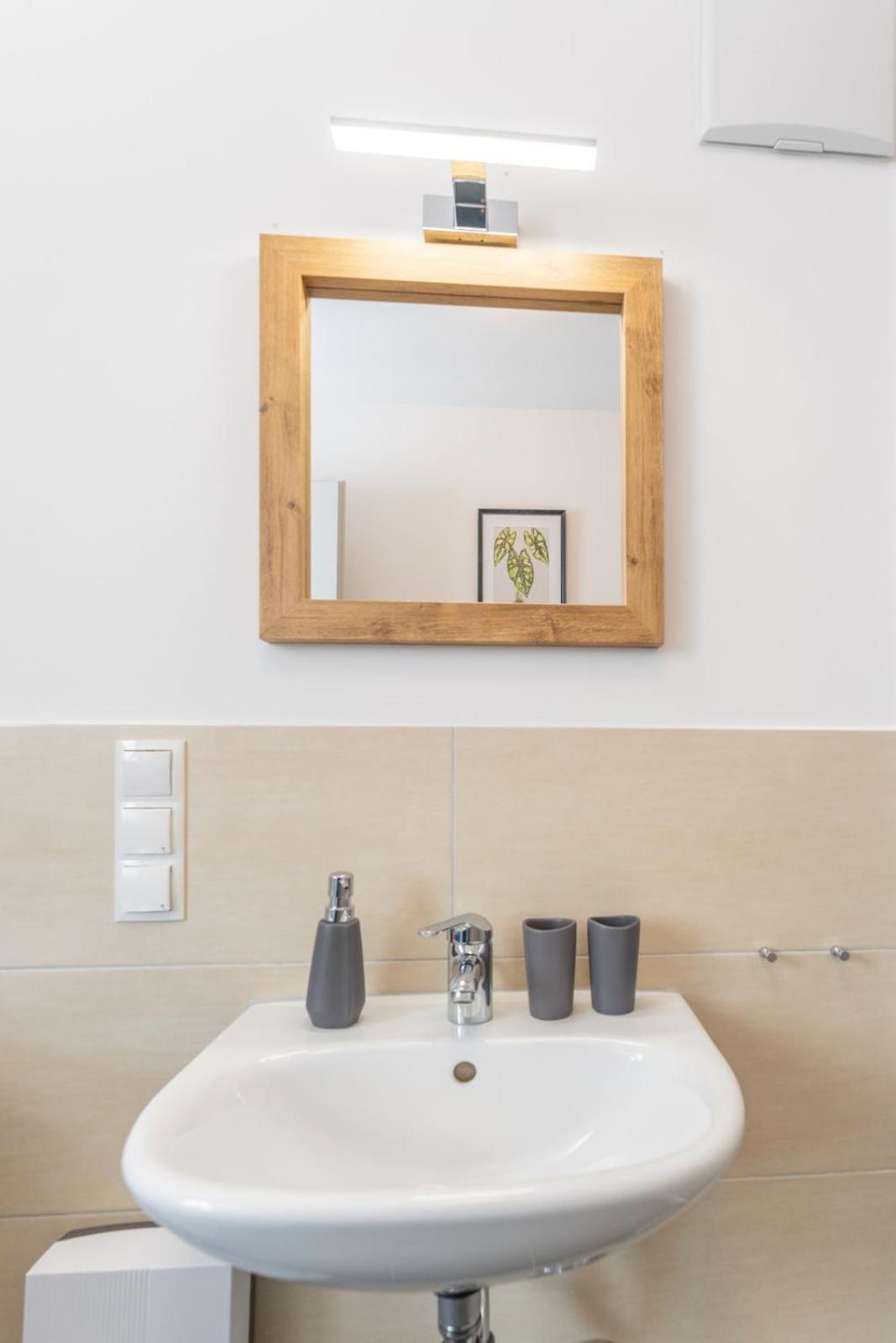 קובלנץ Modernes Apartment Mit Privatem Stellplatz Wenige Minuten Von Der Innenstadt & Mosel מראה חיצוני תמונה