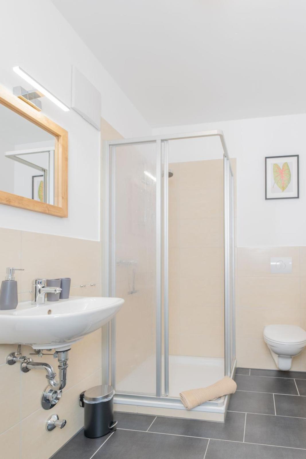 קובלנץ Modernes Apartment Mit Privatem Stellplatz Wenige Minuten Von Der Innenstadt & Mosel מראה חיצוני תמונה